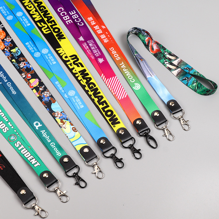 The material of the lanyard does not affect daily use