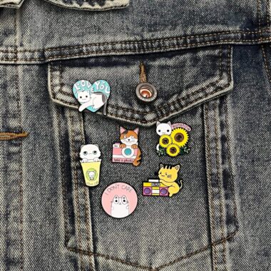 Cheap Custom Cartoon Anime Character Pin Badge