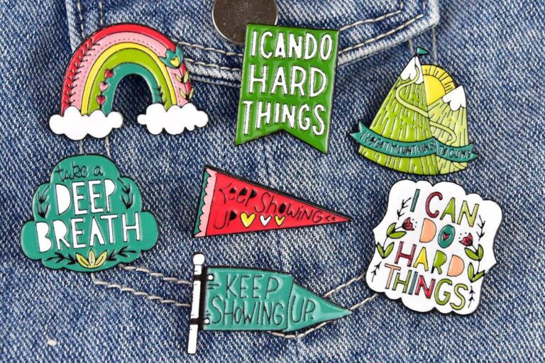 Cheap Custom Cartoon Anime Character Pin Badge