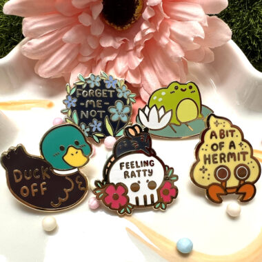 metal lapel pins with gold plating