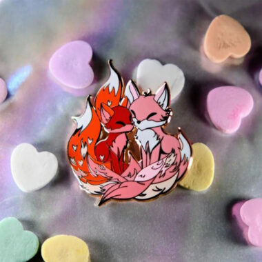 Custom hard and soft enamel lapel pins 